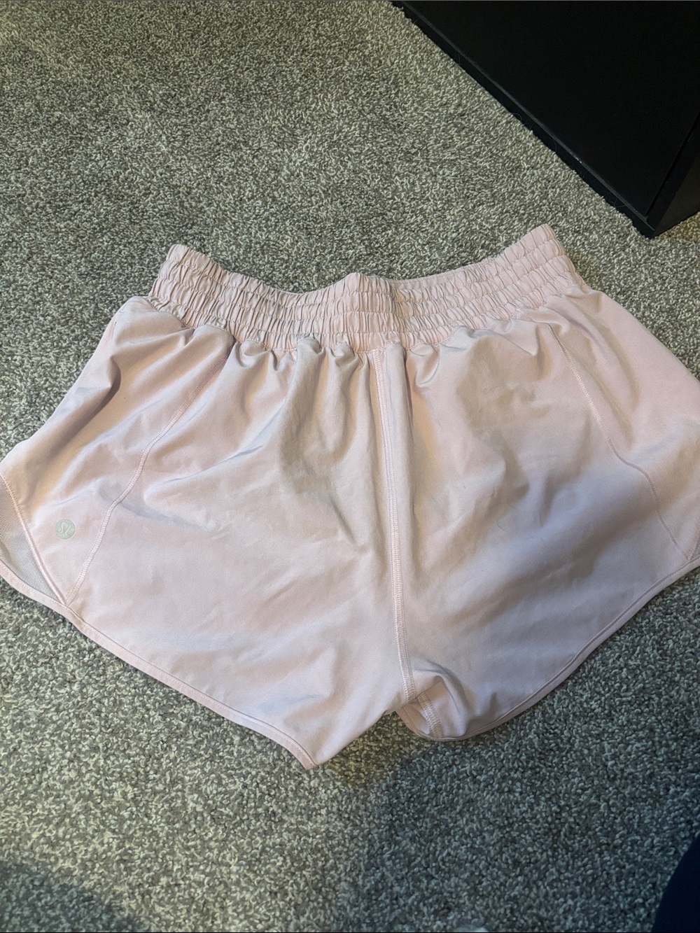 Lululemon pale pink hotty hot shorts